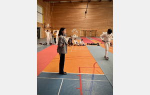 Noémie Reocreux en plein arbitrage - Fête de l'épée - St Foy - 2025