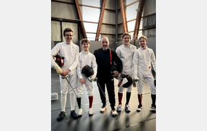Maël Bernard, Antoine Marseille, Théolan Vildrac et Louis Charmetant (vice champion de France N3 M17) avec Guillaume Gillet, lors des demos du Forum des Assiocations 2025.