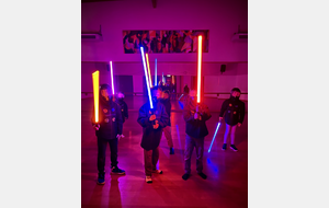 Atelier Sabre Laser pour le dernier cours de l'année pour les enfants de l'AS Brindas