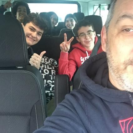et c'est parti avec toute l'équipe (Ryan, Théolan, Noémie, Benoit, Maël et Guillaume comme Chauffeur)