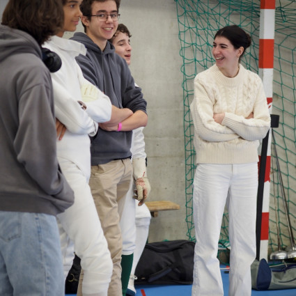 Le groupe des M17 (Théolan, Ryan, Maël et Antoine) avec Noémie Reocreux (Coach).
