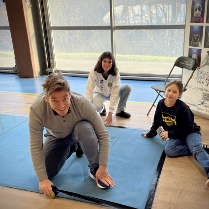 il faut Scotcher les pistes (Noémie Reocreux, Périnne et le papa de Pierre)