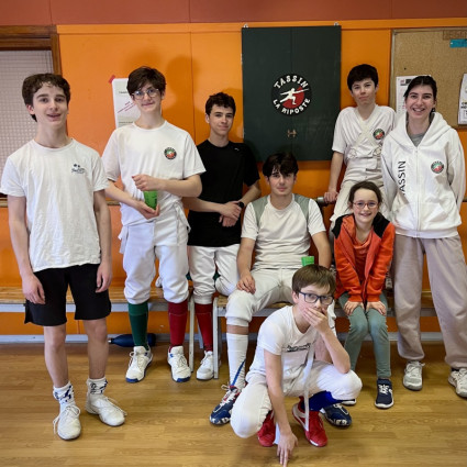 Le groupe du 3eme jour : Antoine, Loucian, Timothée, Noah, Clément, Olivia, Arthur, Olivia et Noémie Reocreux (à l'encadrement).