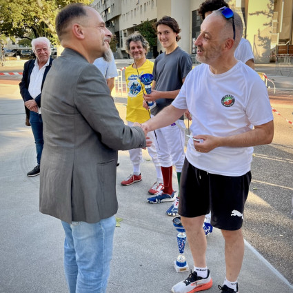 Guillaume récompensé pour sa fidélité il est présent depuis la 1ere édition. Blue Touche 6eme Edition - Vienne 2025.