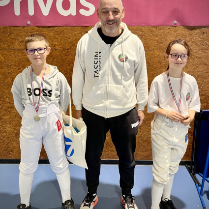 Nathan Margitay (6eme) - Guillaume Gillet (Coach) - Olivia Michel (3eme) - Privas 2025