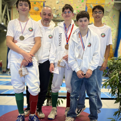 Ethan Broggini (3eme), Guillaume Gillet (Coach), Loucian Lancial (1er), Arthur Chevalerais (5eme) et Raphaël Chaverot - Valence 2025.