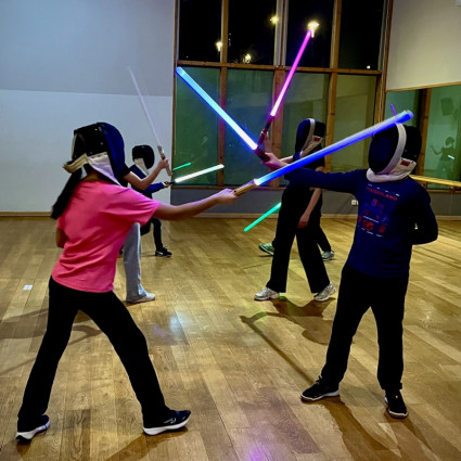 Atelier Sabre Laser pour le dernier cours de l'année pour le groupe Ados de l'AS Brindas