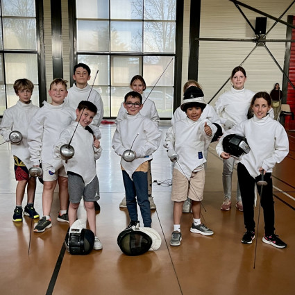 les enfants de l'AdF de Craponne découvrent l'escrime avec Guillaume sur une journée durant leurs stage multisport. - 2026