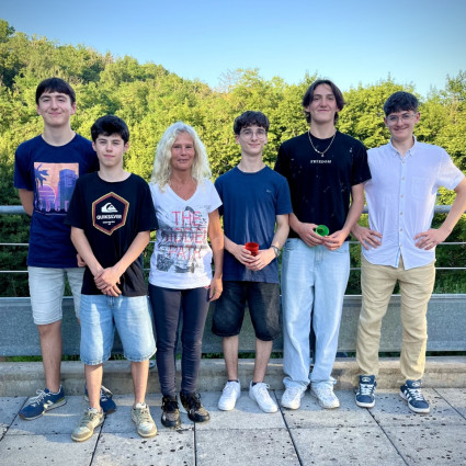 Ethan Broggini, Arthur Chevalerias, Maitre Laurence Fayard, Antoine Marseille, Théolan Vildrac et Loucian Lancial - nos tireurs M15/M17/M20 en national - AG 2025-2026